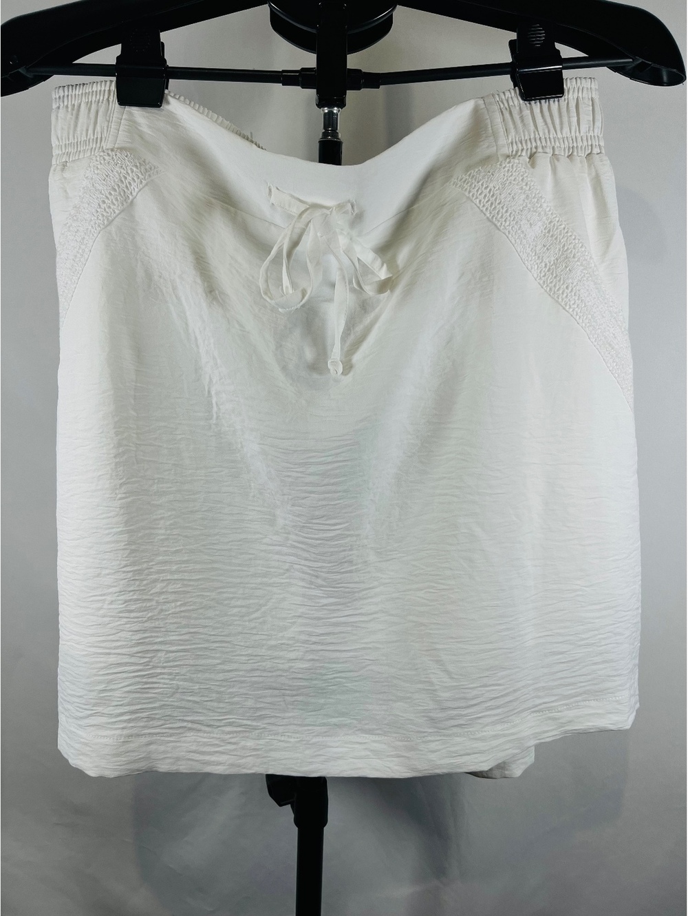 Floral & Ivy White Elastic Waist Mini Skirt Size Large